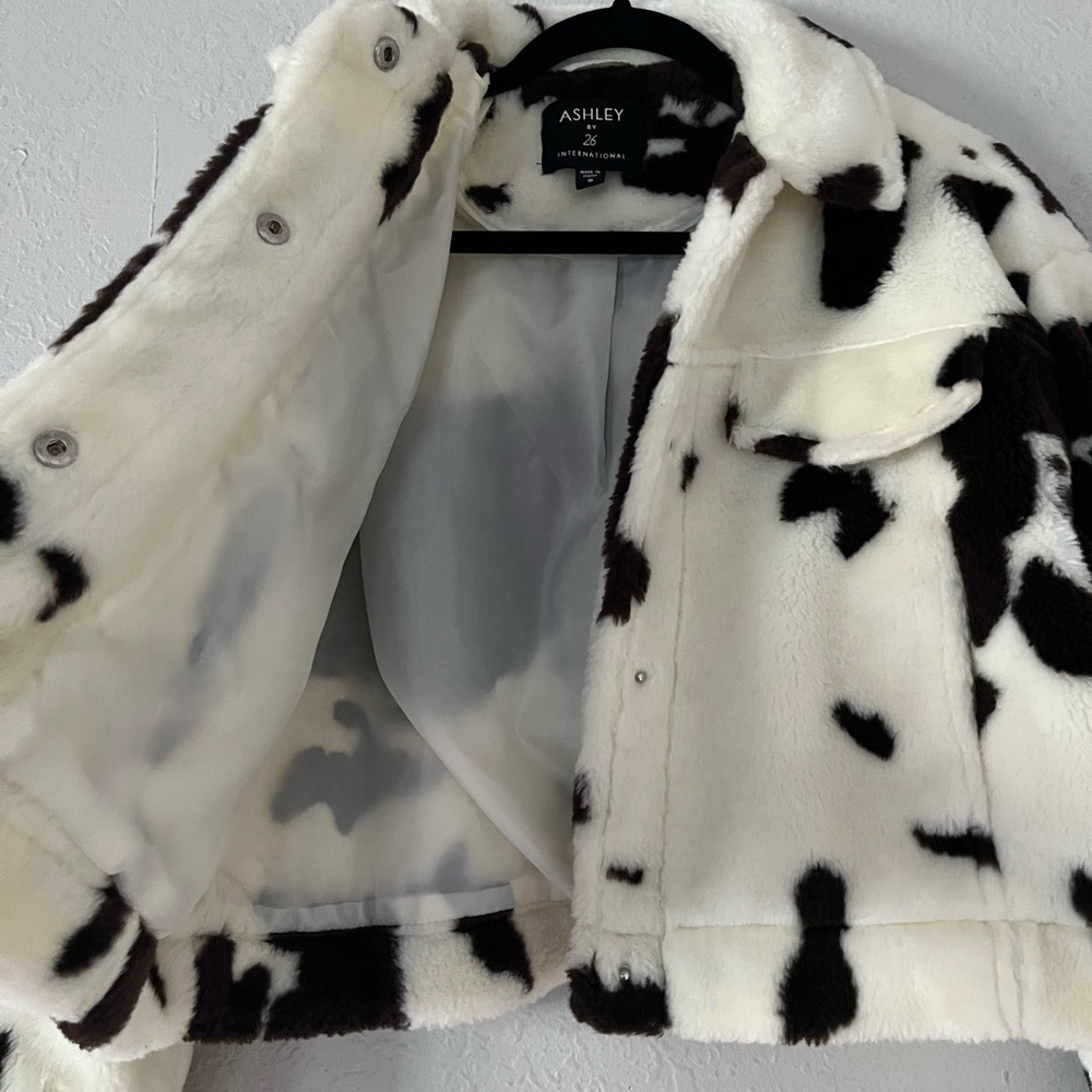 Ashley By 26 International Women's Brown and White Teddy jacket - Picture 2 of 4